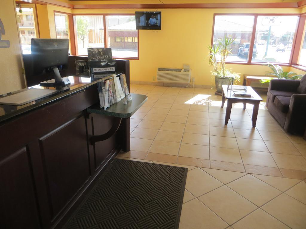 Travelodge By Wyndham Dodge City Exterior foto